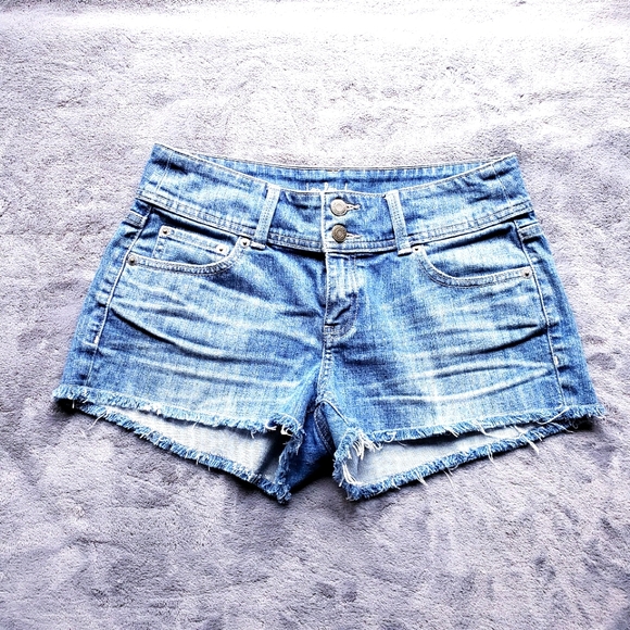 Vintage 00s Victoria’s Secret denim shorts